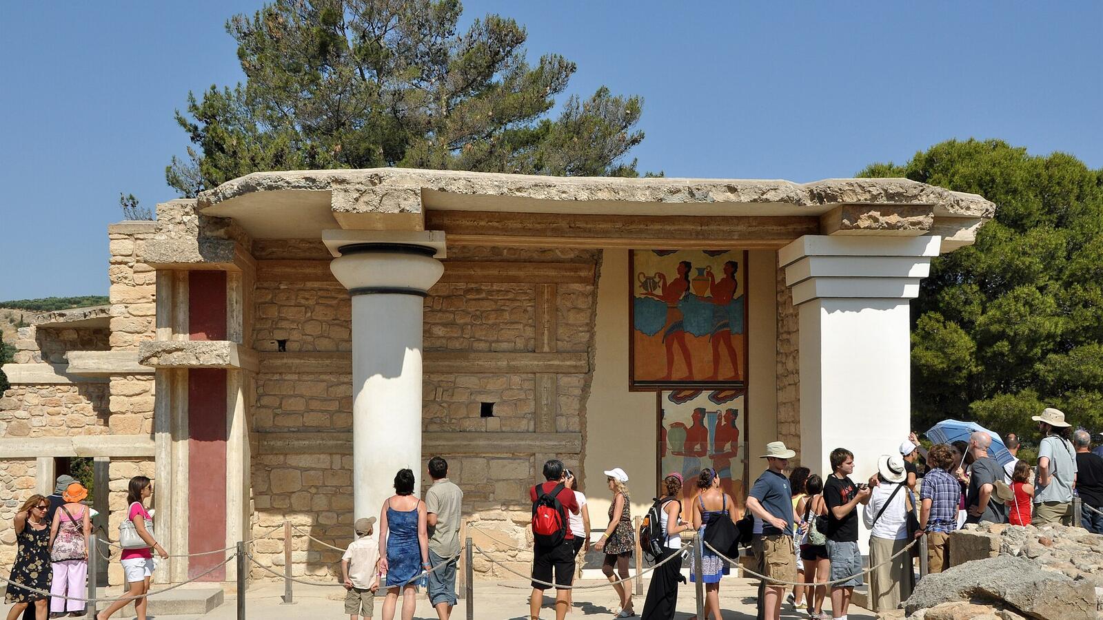 De zuidelijke propylaeën van het Minoïsche paleis van Knossos op Kreta
